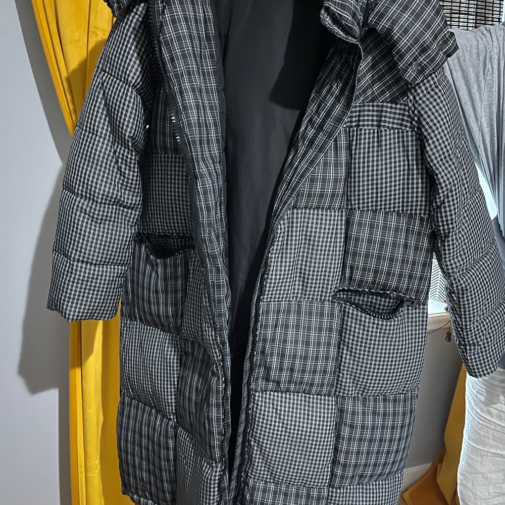 Women's Black and Gray Checkered Puffer Coat